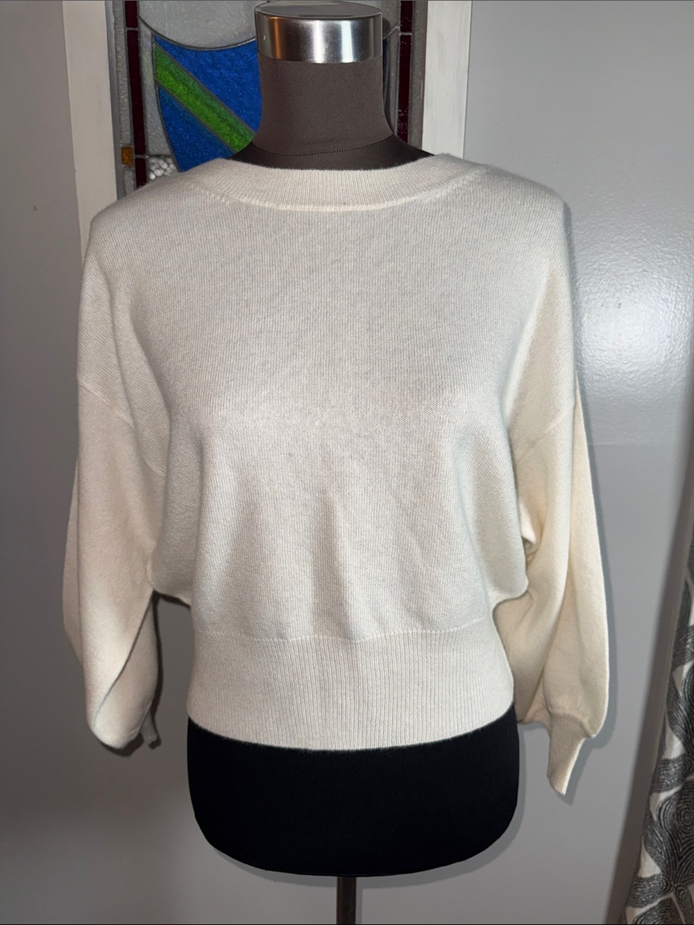 Brodie Fine Cashmere 100% Cashmere Cream Back-V Sweater Size M